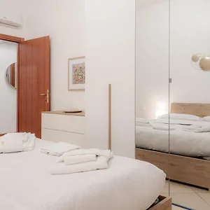 Bnbutler - Pellegrino Rossi, 42 - Ampio E Comodo Per 5 , Milano Italia